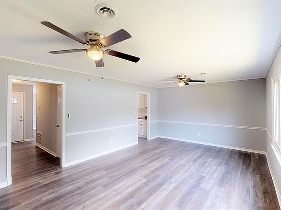 4th image of 287 Hillwood St