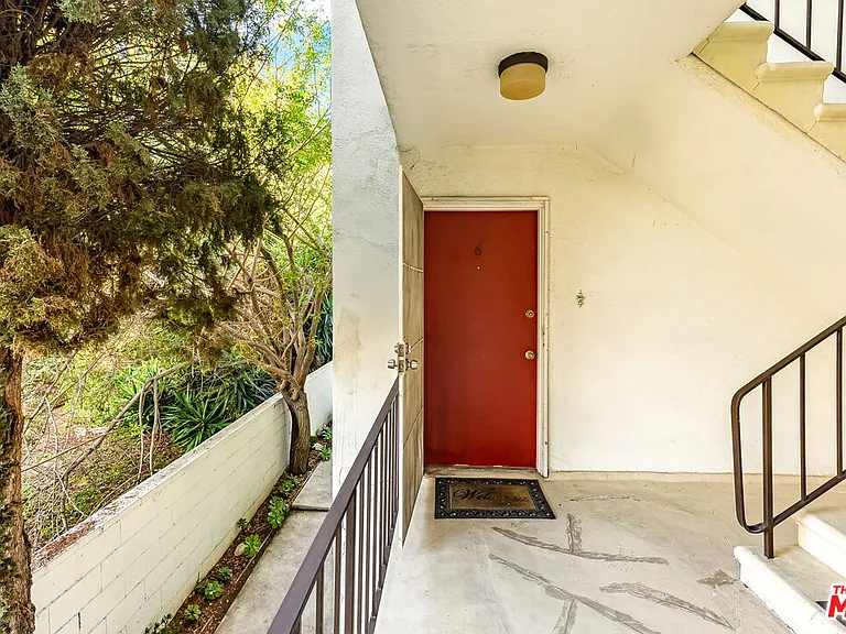 5919 Chula Vista Way #6 — Photo 3