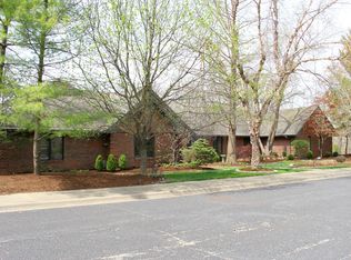 201 W Ravinwoods Rd, Peoria, IL 61615