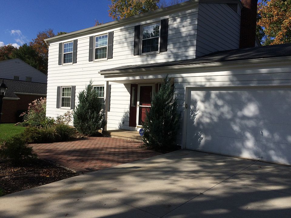 1st image of 2689 Foxwood Dr