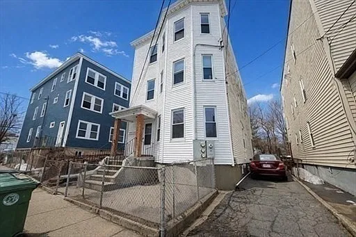 2 bed, 1.0 bath, 1050 sqft, $2,500 — Photo 1