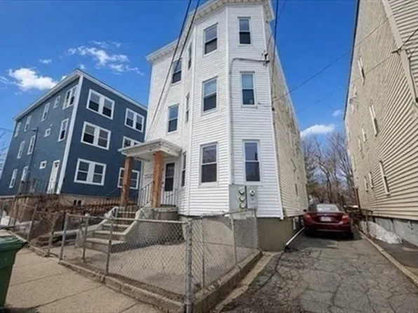 8 Berkeley St #2, Watertown, MA 02472