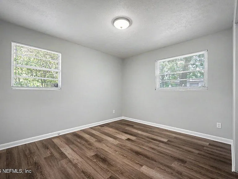 7010 Arques Rd — Photo 27