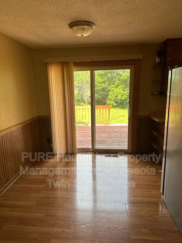 4 bed, 2.0 bath, 2056 sqft, $2,875 — Photo 2