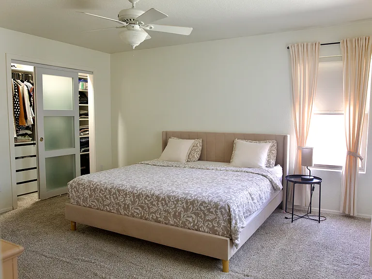 3114 W Mark Ln — Photo 8