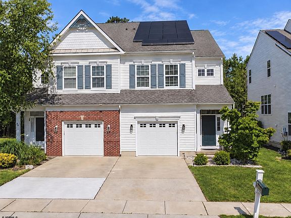 2nd image of 40 Meadow Cir