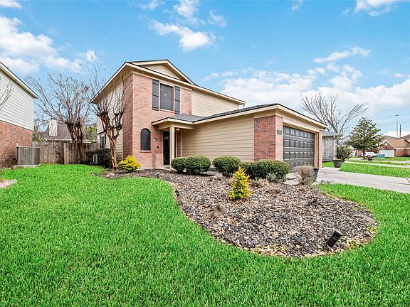2nd image of 10810 Meadow Walk Ln