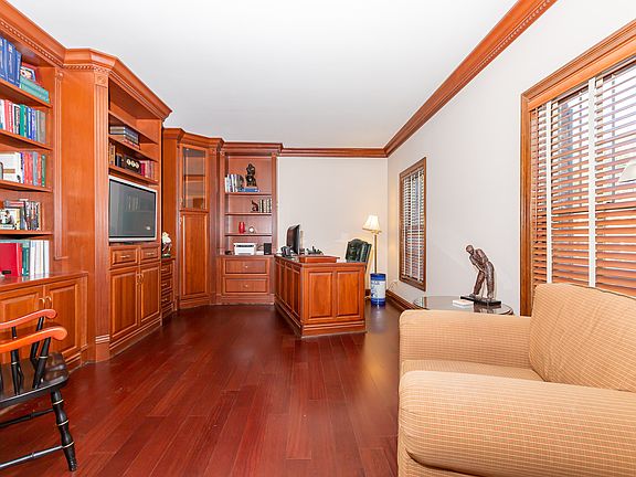 4th image of 525 Conway Village Dr