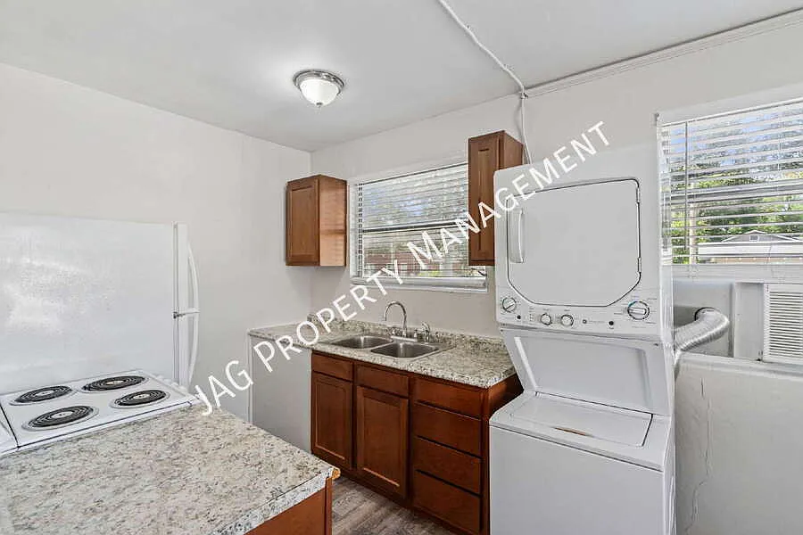 1123 Lasalle St #1