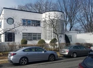 7379 Amboy Rd, Staten Island, NY 10307