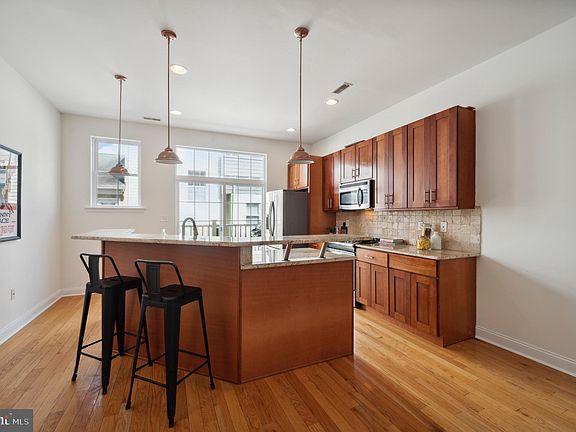 5th image of 1013 S Dorrance St