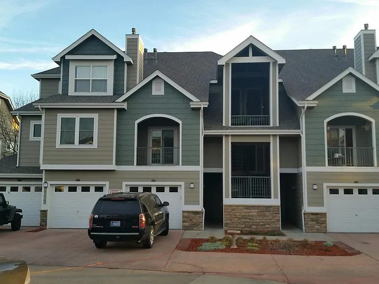 4245 Boardwalk Dr #B4 — Photo 1