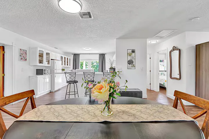 NW 36th St — Photo 6
