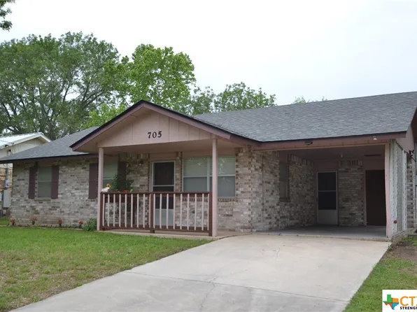 705 Guadalimar St, Lockhart, TX 78644