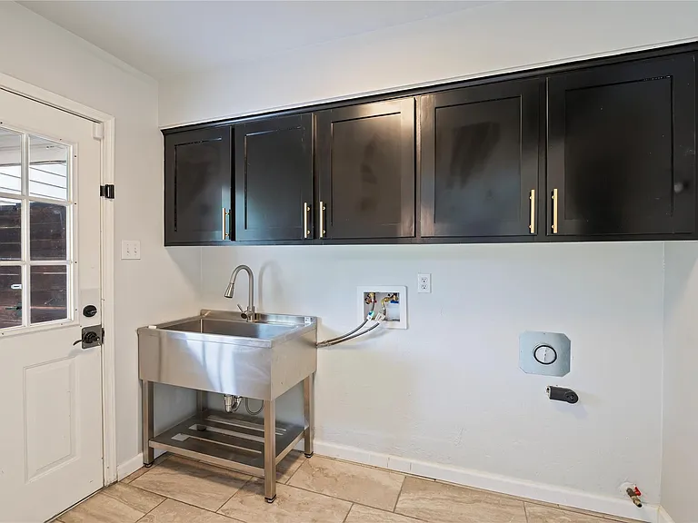 4034 Shady Springs Dr — Photo 29