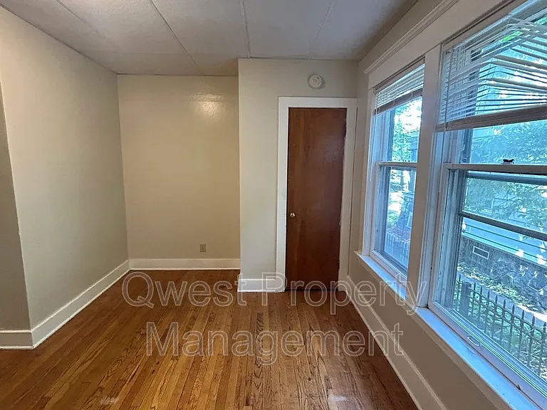 1335 Logan St SE — Photo 11