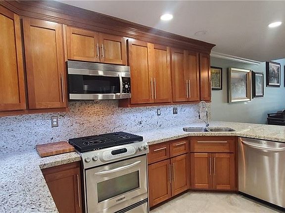 5th image of 2931 Via Milano Unit 107