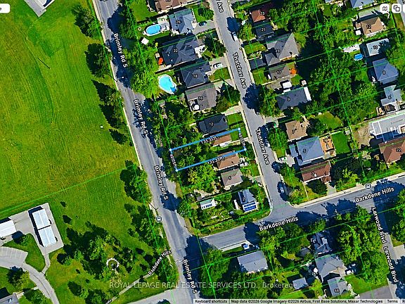 4th image of 10 Thatcher Ave
