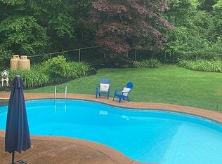 8 Chickatawbut Rd, Framingham, MA 01701