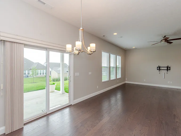 476 Carrick Dr — Photo 29