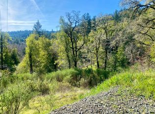 90 Oakcrest Ct, Garberville, CA 95542