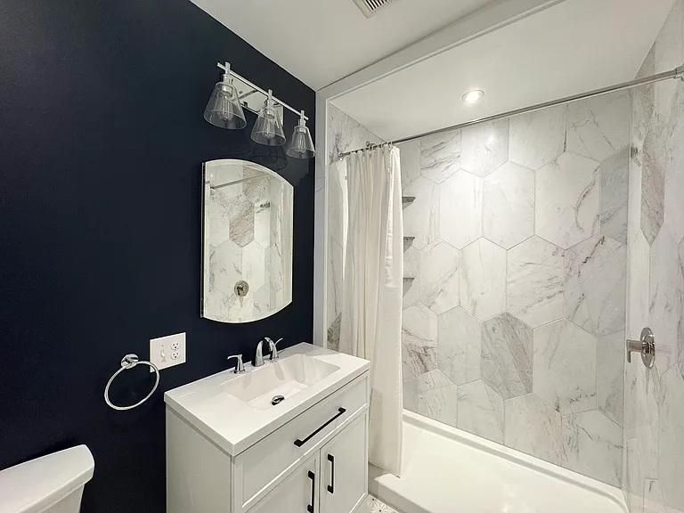 412 Main St #3 — Photo 12