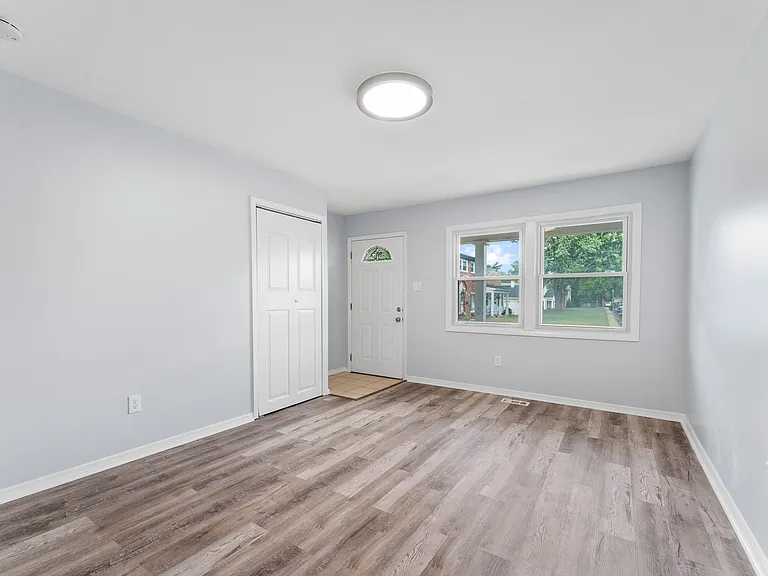 5 Regent Ct — Photo 17