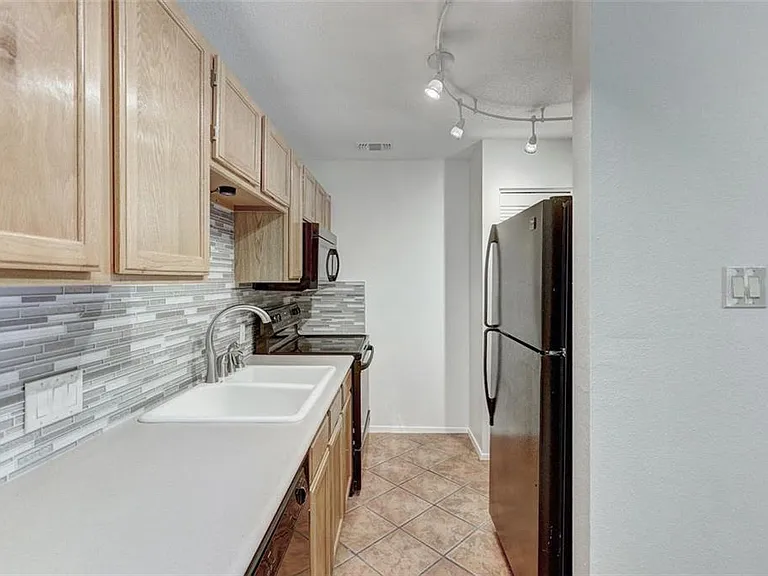 3115 Helms St #204 — Photo 4