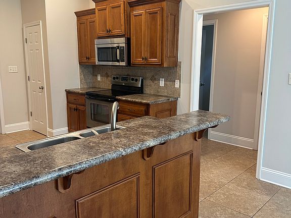 5th image of 4469 Kenilworth Cir