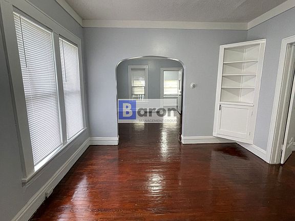 4th image of 2417 Linden Ave #1