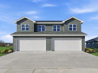 990 Bell Cir, Arlington, WI 53911