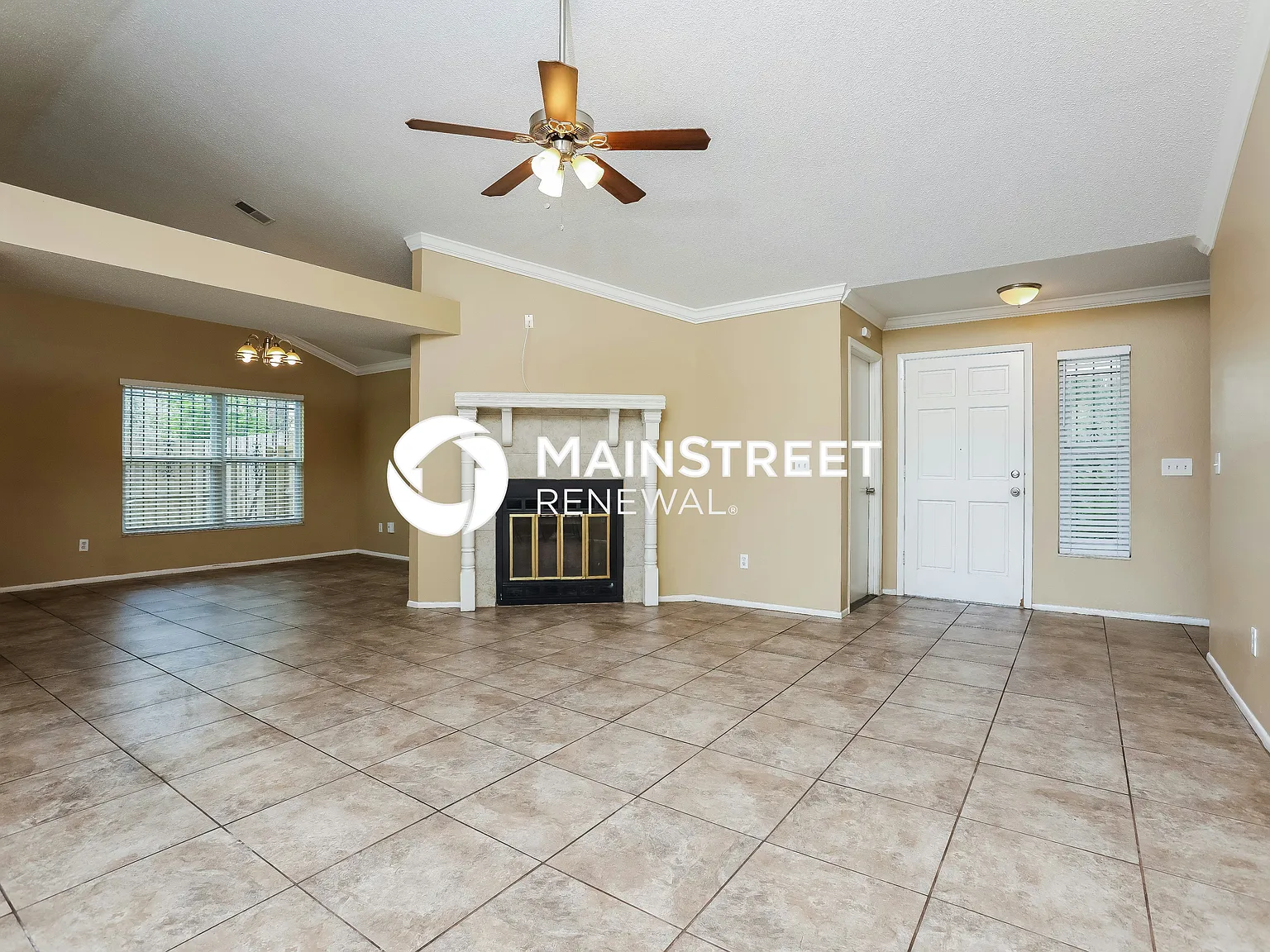 2767 Silver Ridge Dr — Photo 3