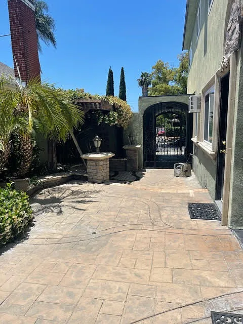 1 bed, 600 sqft, $2,100 — Photo 1