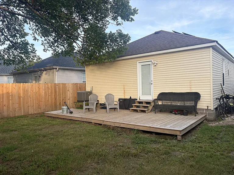 738 Luther St — Photo 16