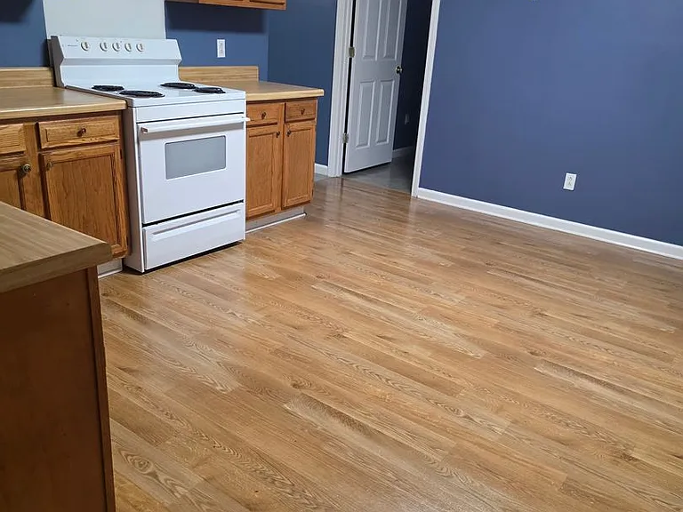 103 Stanford Cir #9 — Photo 12