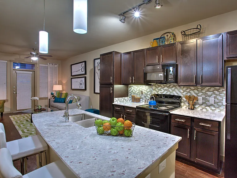4000 Hulen Apartments — Photo 13