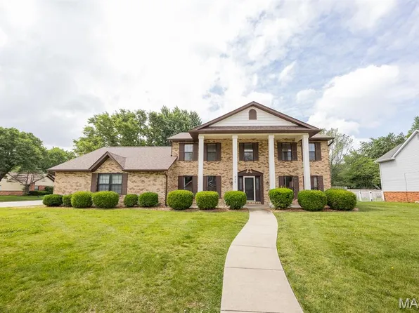 717 Saint Nicholas Dr, O'Fallon, IL 62269