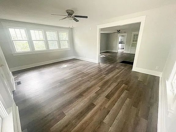 3rd image of 215 Walnut St
