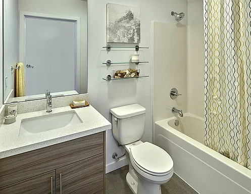Hamilton- Your Bright, Modern City Home! — Photo 26