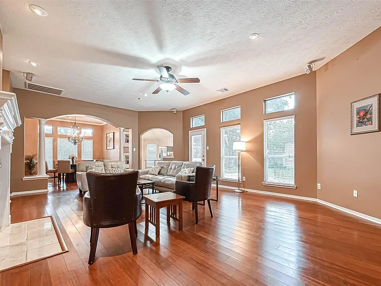 5213 Cottonwood Creek Ln — Photo 6