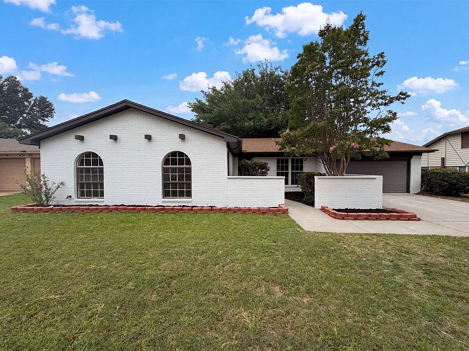 1st image of 3729 Venice Dr