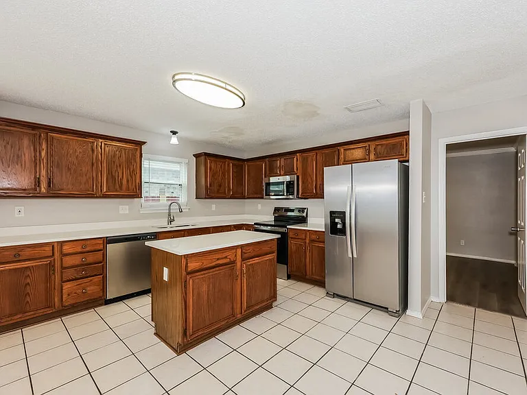 2729 Forest Creek Dr — Photo 8