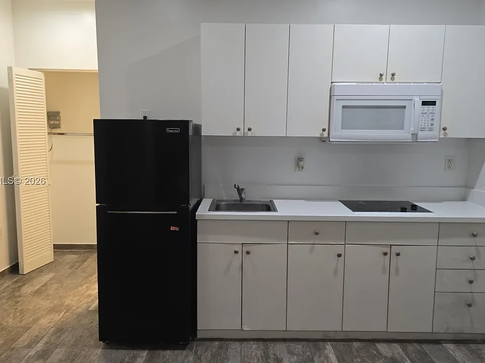 1345 Pennsylvania Ave #4A