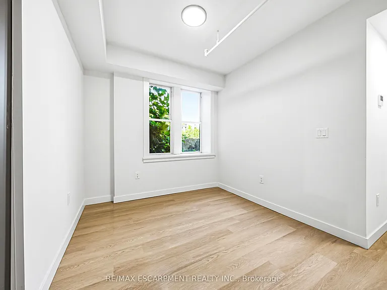 325 James St S #105 — Photo 5
