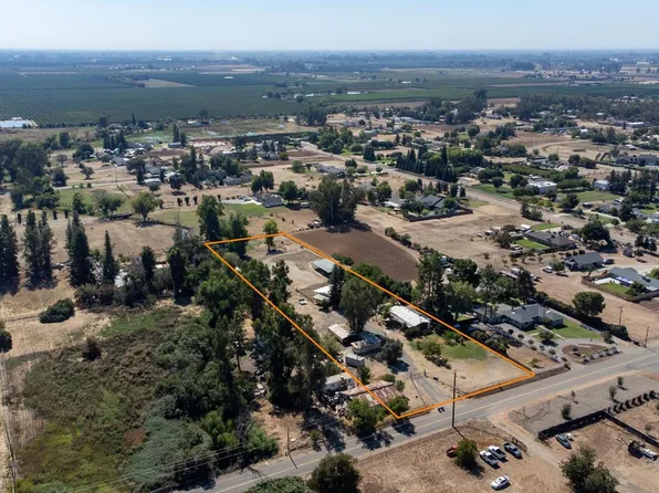 13889 E Ashlan Ave, Sanger, CA 93657