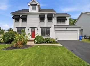 2305 Winterberry Dr, Lake View, NY 14085