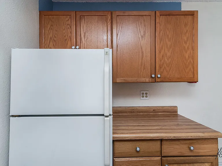 327 W 5th Ave #3 — Photo 11