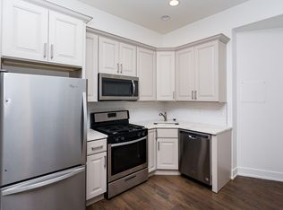 449 N Carpenter St #2F, Chicago, IL 60642