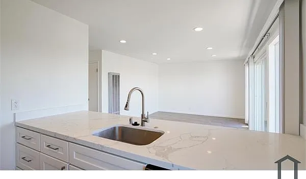 124 Farragut Ave #18 — Photo 1