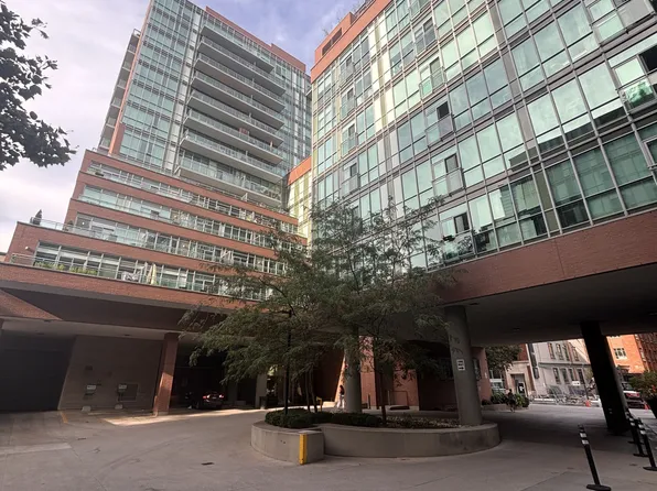 116 George St #N510, Toronto, ON M5A 3S2